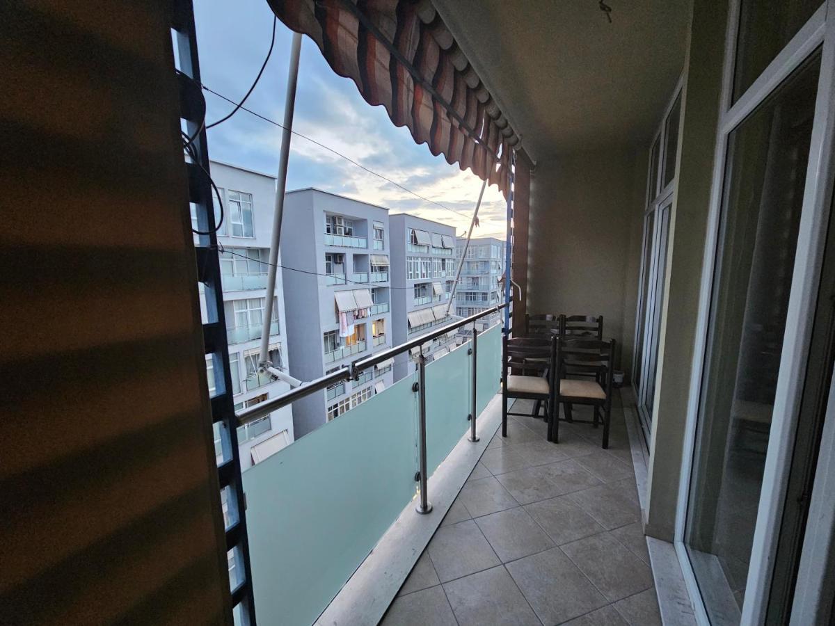 Pleasant Apartment With Free Dedicated Parking In Komuna E Parisit Tiranë Eksteriør bilde