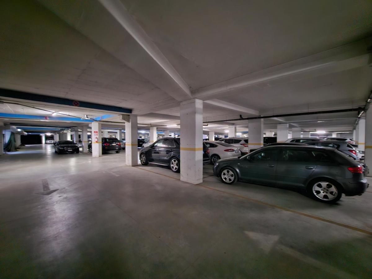 Pleasant Apartment With Free Dedicated Parking In Komuna E Parisit Tiranë Eksteriør bilde