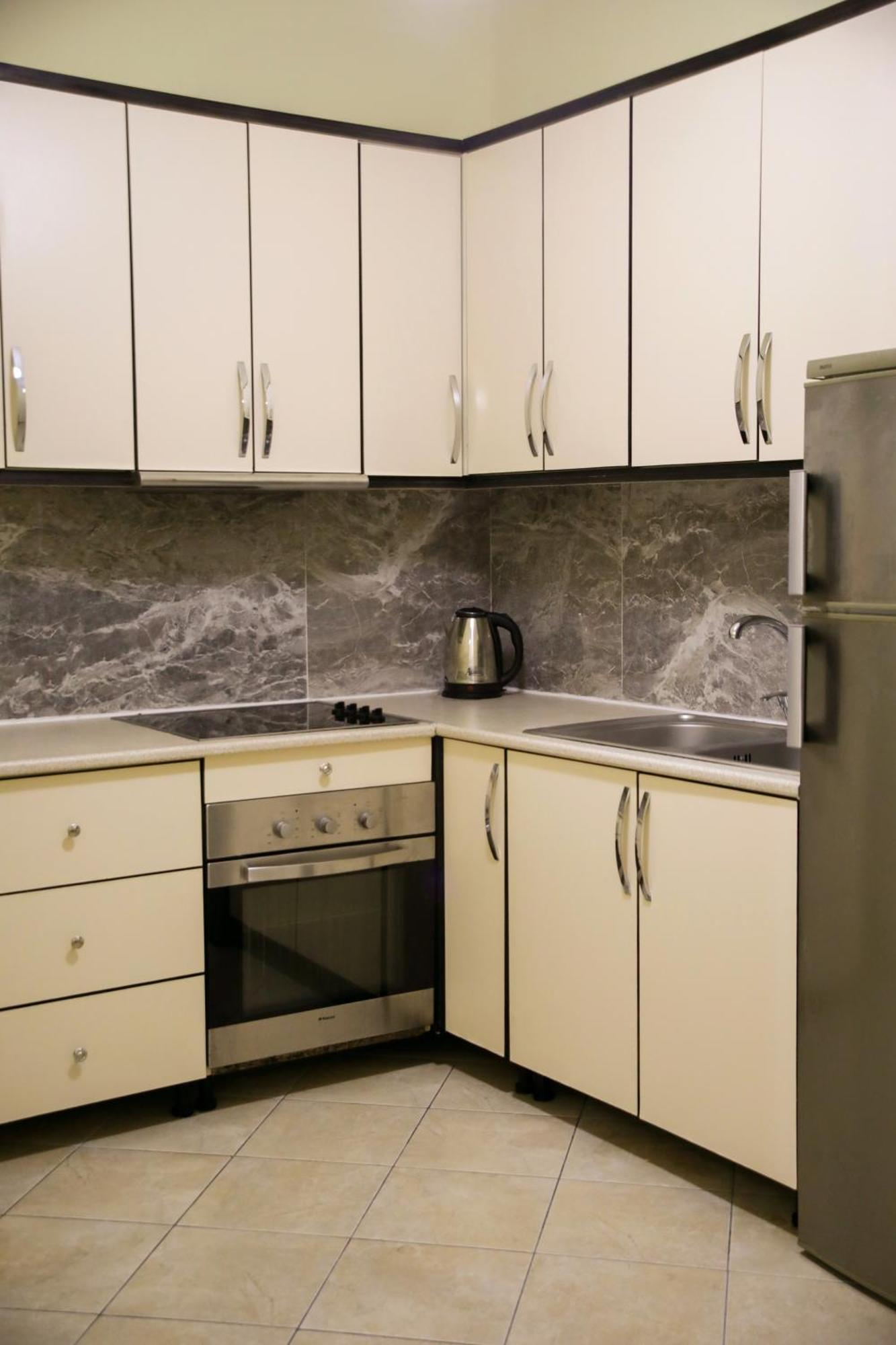 Pleasant Apartment With Free Dedicated Parking In Komuna E Parisit Tiranë Eksteriør bilde